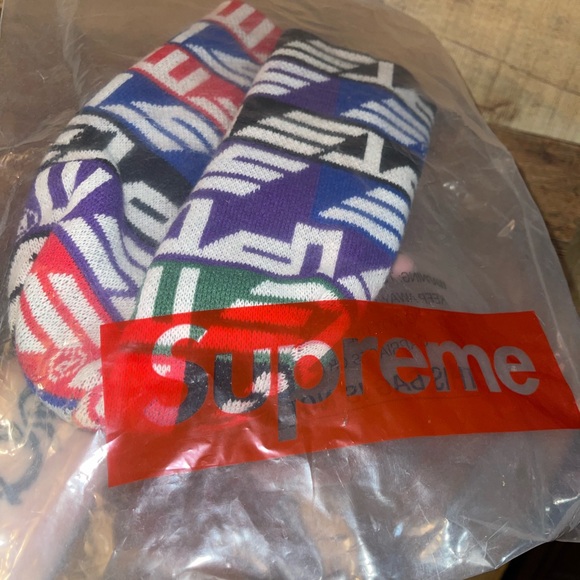 Supreme Geo Beanie 2022 - Picture 7 of 7